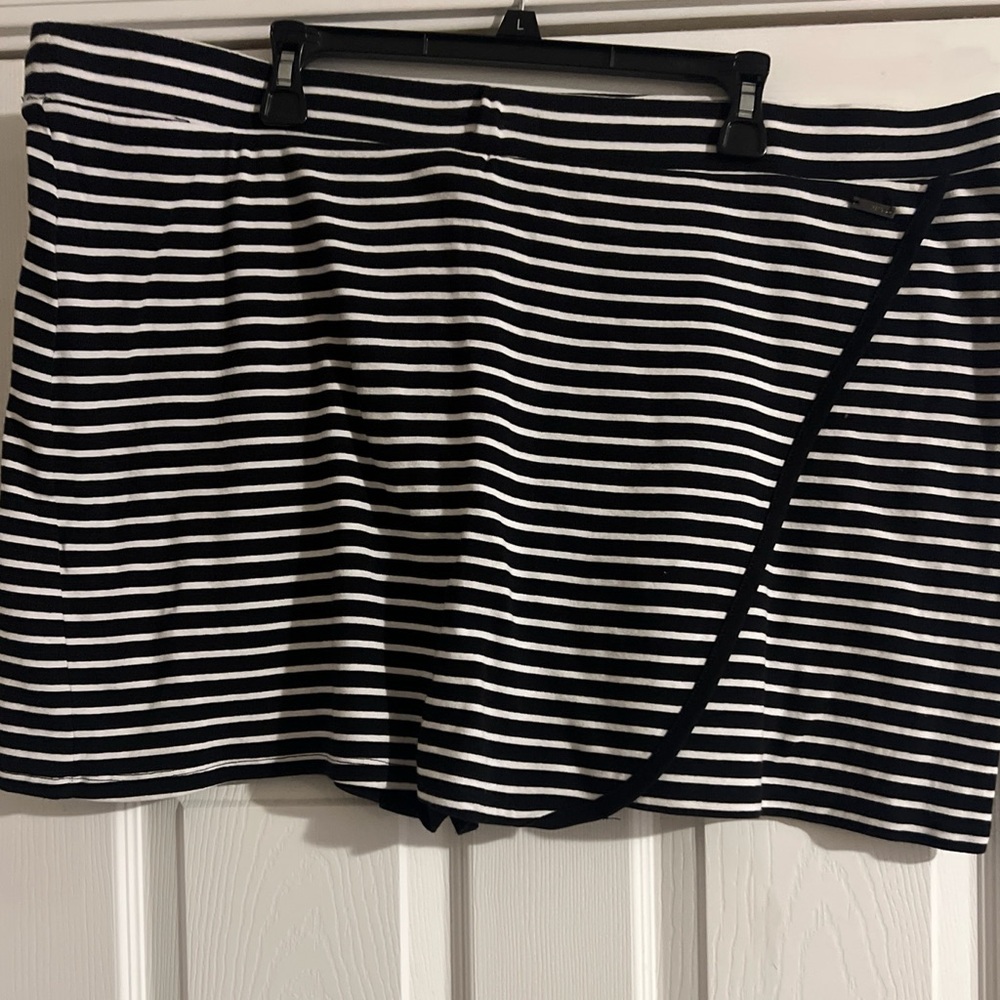 Jones New York Black and White Striped Mini Skort